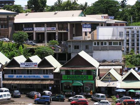 la  place  du   march�    de  MAMOUDZOU